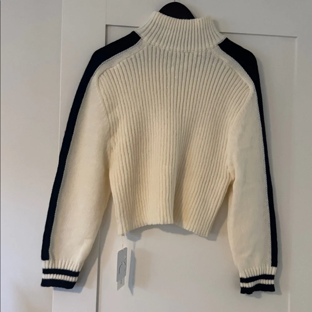 Commense Cream and Black Mock Turtleneck Sweater

19” p2p
19” length - Picture 2 of 4